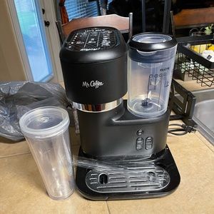 Mr. Coffee Frappe Single-Serve Iced and Hot Coffee Maker/Blender